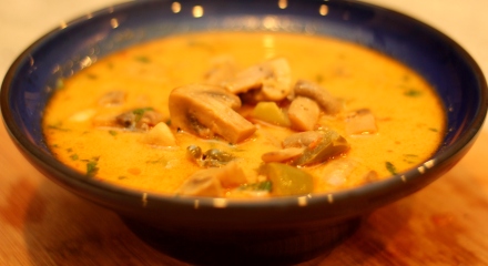 mushroom-coconut-milk-thai-inspired-soup-curry